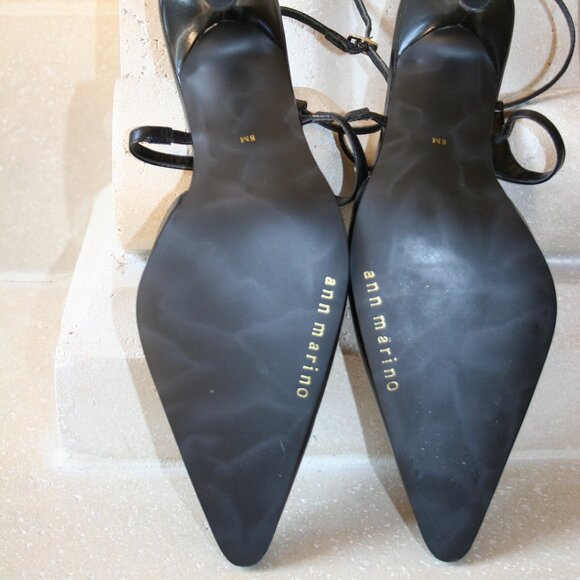 Black Leather Pump/ Closed Pointed Toe, Strapped Heels Size 8M - Picture 4 of 9